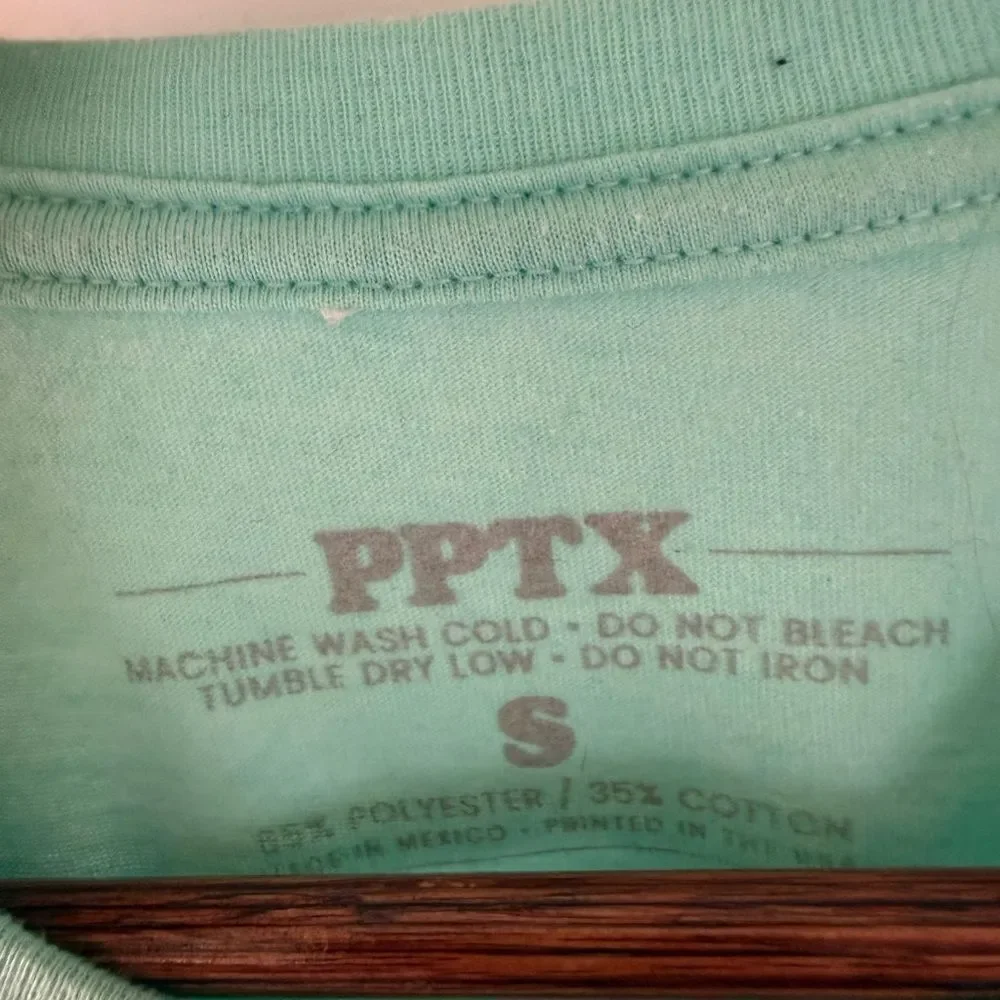 PPTX Festive Graphic Tee with Nutcracker turquoise and pink